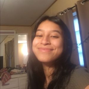 Meet your Posher, Marcela